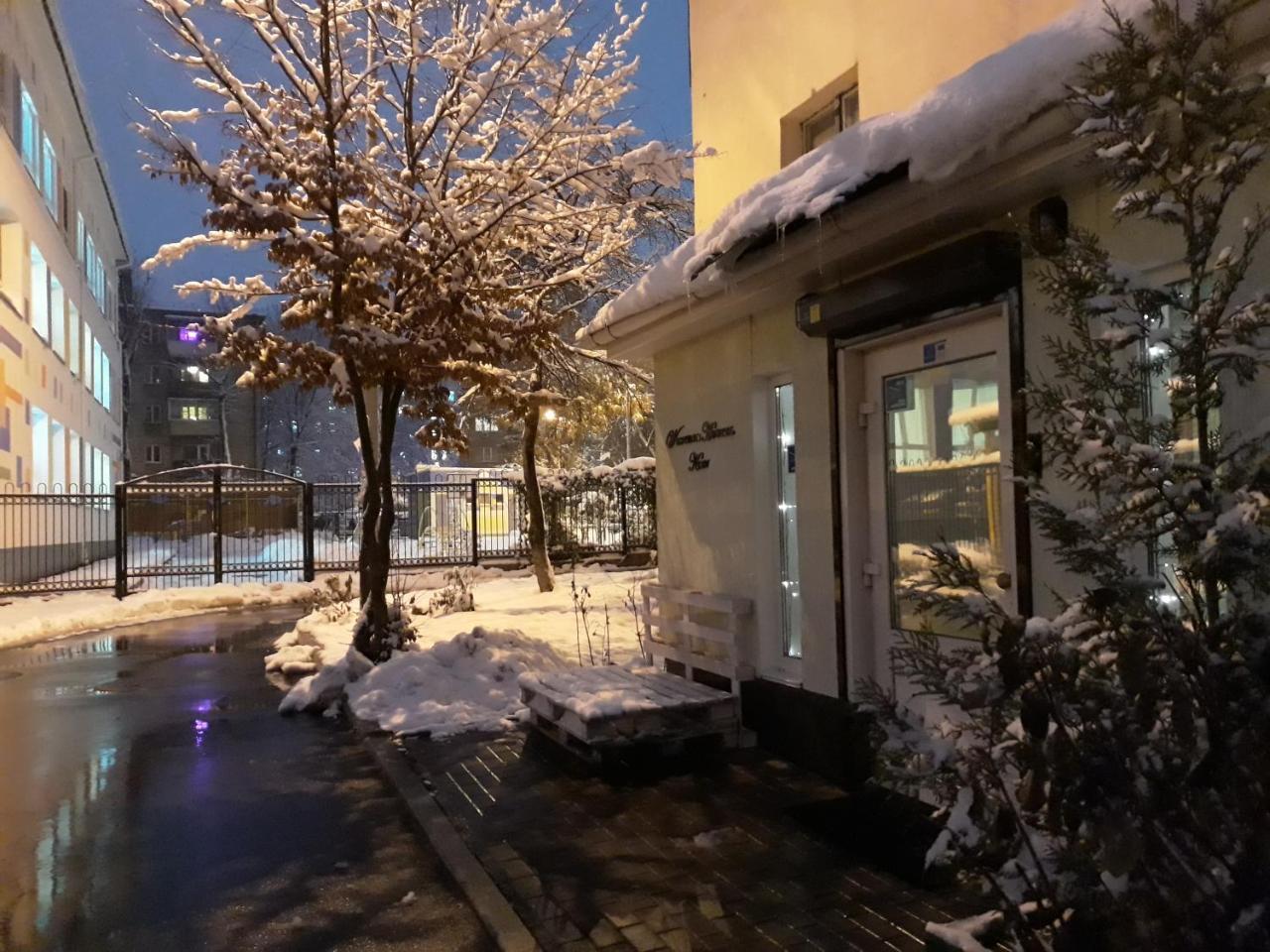 Westend Hostel Kyiv Exterior photo